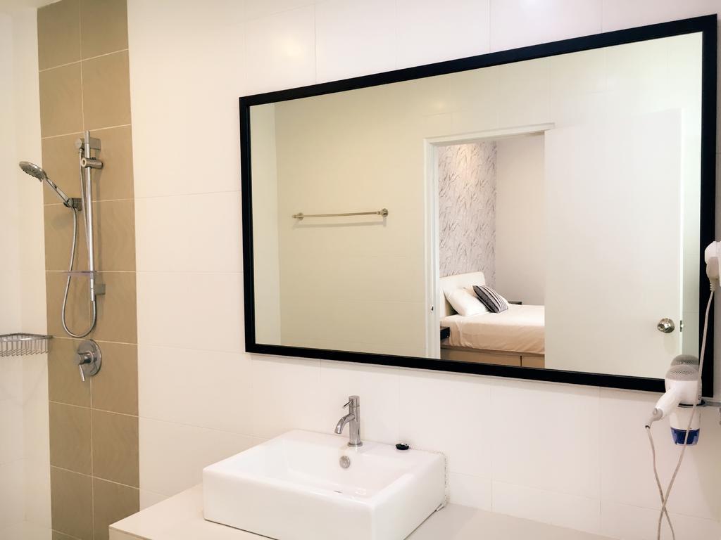 Shamrock Boutique Villa - Stay For 12 Person Batu Feringgi Exteriör bild